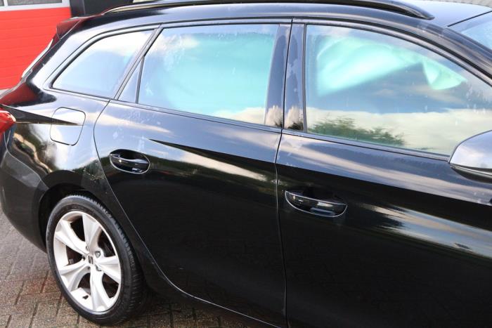 Seat Leon Sportstourer 1.5 eTSI 16V Sloopvoertuig (2021, Metallic, Zwart)