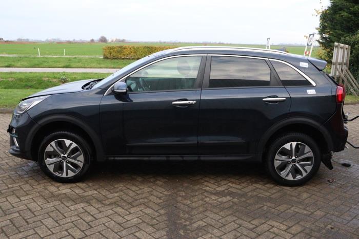 Kia Niro I E-Niro 64 kWh Sloopvoertuig (2020, Blauw)
