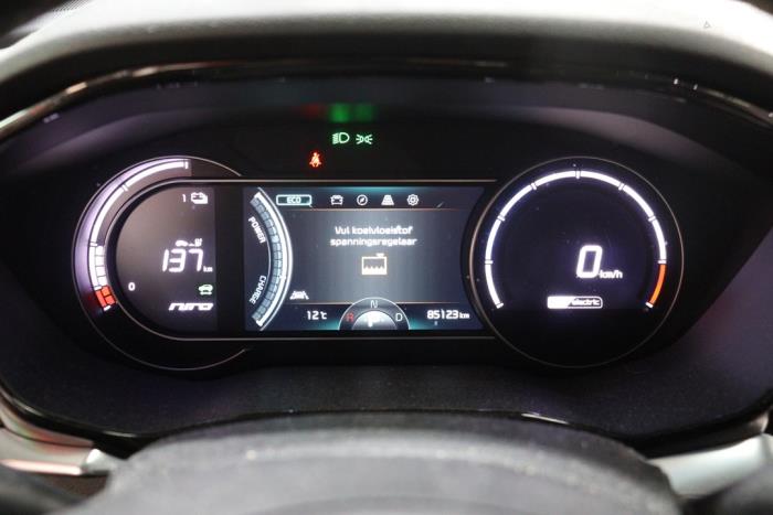 Kia Niro I E-Niro 64 kWh Sloopvoertuig (2020, Blauw)