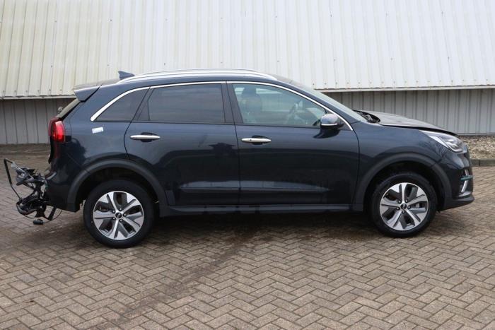 Kia Niro I E-Niro 64 kWh Sloopvoertuig (2020, Blauw)