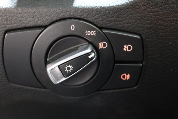 BMW X1 sDrive 20i 2.0 16V Twin Power Turbo Sloopvoertuig (2014, Wit)