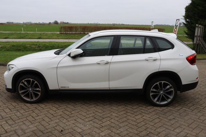 BMW X1 sDrive 20i 2.0 16V Twin Power Turbo Sloopvoertuig (2014, Wit)