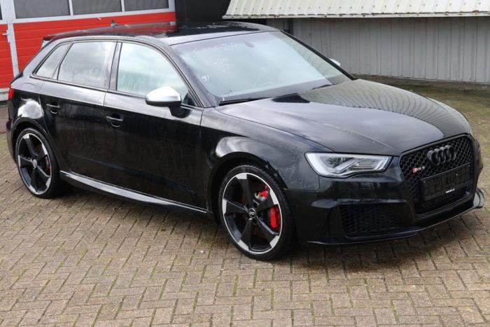 Audi RS 3 Sportback 2.5 TFSI 20V Quattro Performance Sloopvoertuig (2015, Metallic, Zwart)