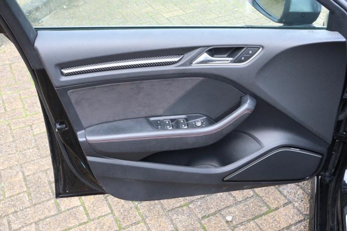 Audi RS 3 Sportback 2.5 TFSI 20V Quattro Performance Sloopvoertuig (2015, Metallic, Zwart)