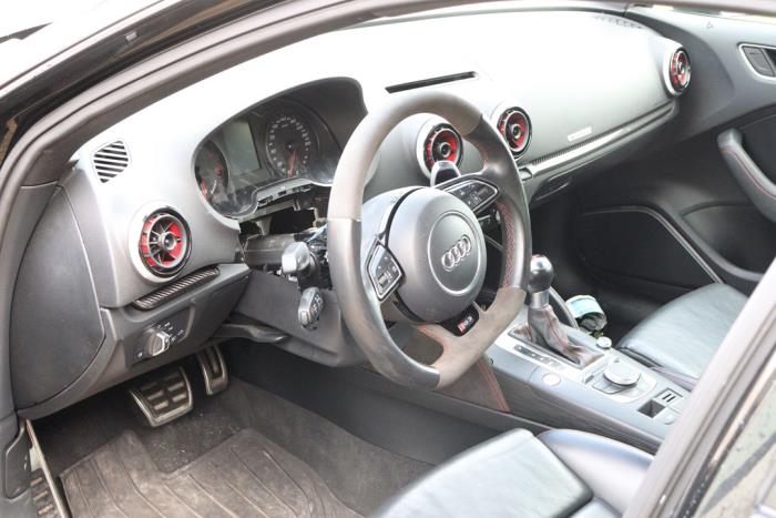 Audi RS 3 Sportback 2.5 TFSI 20V Quattro Performance Sloopvoertuig (2015, Metallic, Zwart)