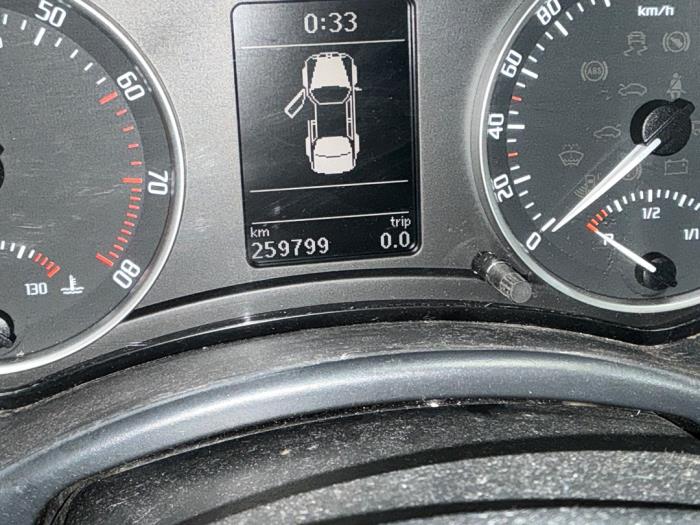 Skoda Octavia Combi 1.2 TSI Sloopvoertuig (2011, Metallic, Zwart)