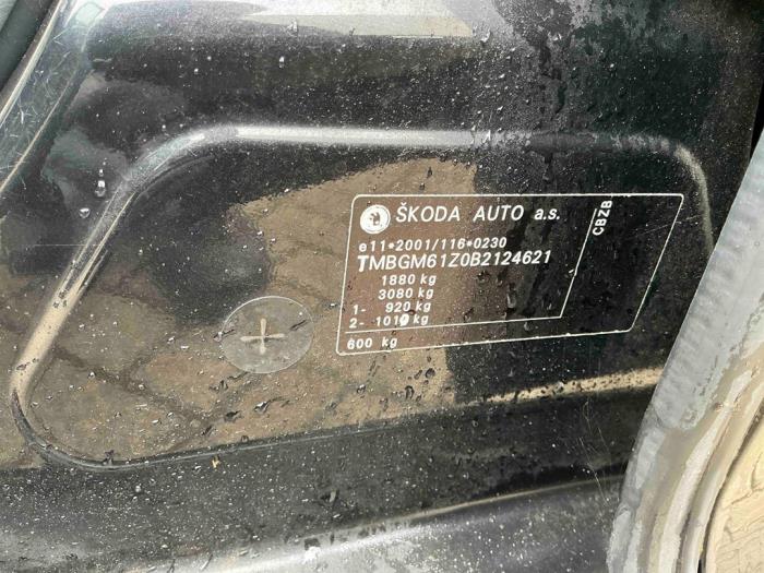 Skoda Octavia Combi 1.2 TSI Sloopvoertuig (2011, Metallic, Zwart)