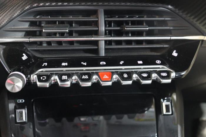 Peugeot 2008 e-2008 50 kWh Sloopvoertuig (2020, Zwart)