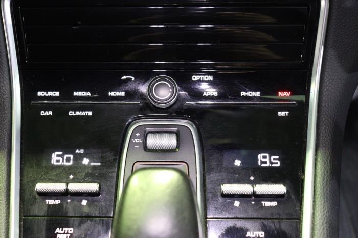 Porsche Panamera 3.0 V6 24V 4 Sloopvoertuig (2018, Metallic, Zwart)