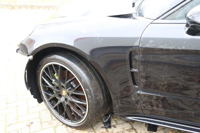 Porsche Panamera 3.0 V6 24V 4 Sloopvoertuig (2018, Metallic, Zwart)