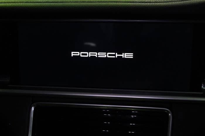 Porsche Panamera 3.0 V6 24V 4 Sloopvoertuig (2018, Metallic, Zwart)