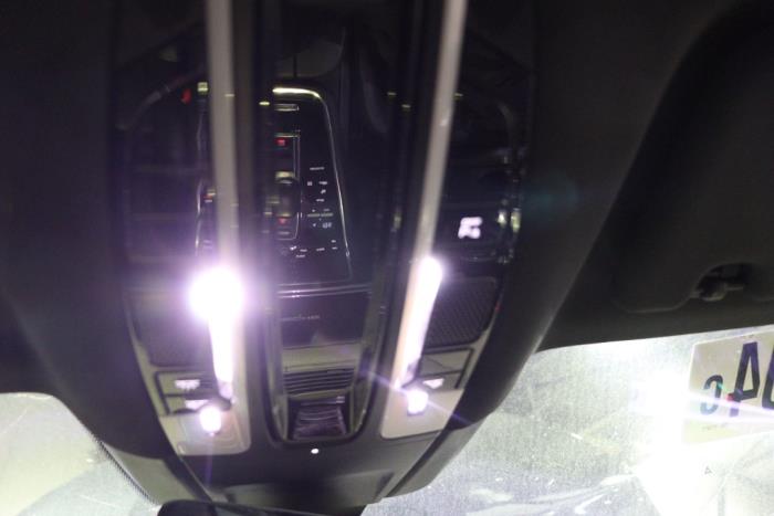 Porsche Panamera 3.0 V6 24V 4 Sloopvoertuig (2018, Metallic, Zwart)