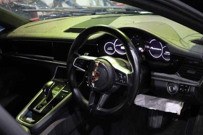 Porsche Panamera 3.0 V6 24V 4 Sloopvoertuig (2018, Metallic, Zwart)