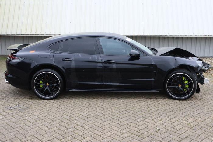 Porsche Panamera 3.0 V6 24V 4 Sloopvoertuig (2018, Metallic, Zwart)
