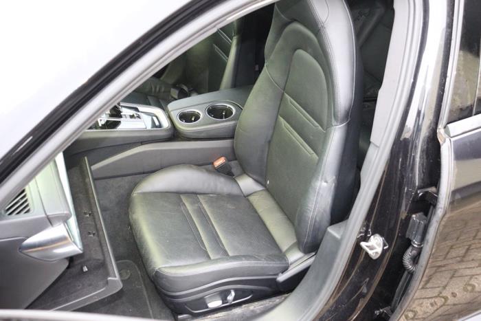 Porsche Panamera 3.0 V6 24V 4 Sloopvoertuig (2018, Metallic, Zwart)