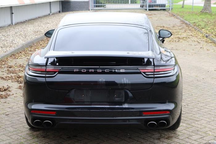 Porsche Panamera 3.0 V6 24V 4 Sloopvoertuig (2018, Metallic, Zwart)