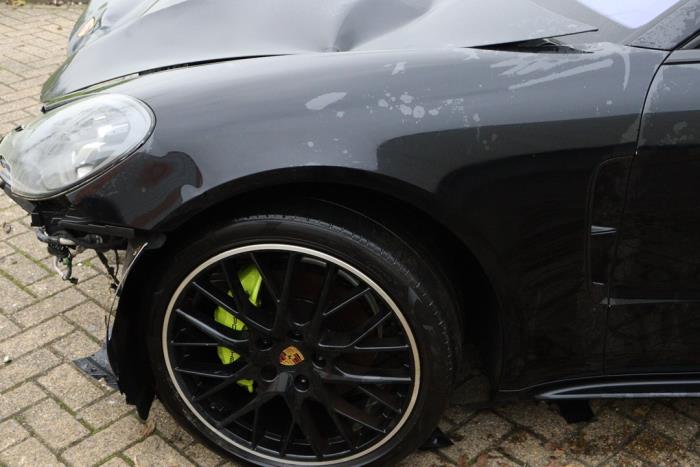 Porsche Panamera 3.0 V6 24V 4 Sloopvoertuig (2018, Metallic, Zwart)
