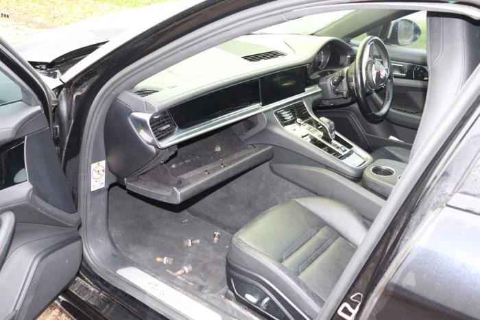 Porsche Panamera 3.0 V6 24V 4 Sloopvoertuig (2018, Metallic, Zwart)