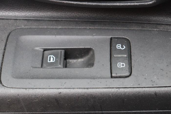 Volkswagen Up! 1.0 12V 60 Sloopvoertuig (2012, Zwart)