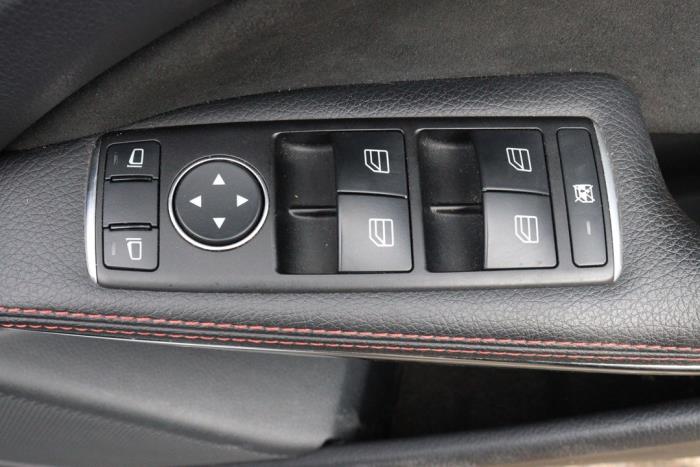 Mercedes A-Klasse AMG 2.0 A-45 AMG Turbo 16V 4-Matic Sloopvoertuig (2015, Metallic, Zilvergrijs, Grijs)