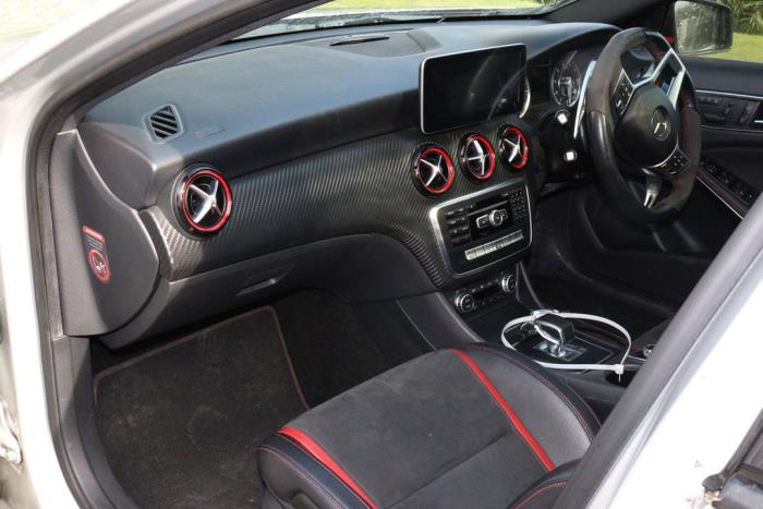 Mercedes A-Klasse AMG 2.0 A-45 AMG Turbo 16V 4-Matic Sloopvoertuig (2015, Metallic, Zilvergrijs, Grijs)