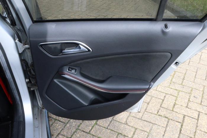 Mercedes A-Klasse AMG 2.0 A-45 AMG Turbo 16V 4-Matic Sloopvoertuig (2015, Metallic, Zilvergrijs, Grijs)