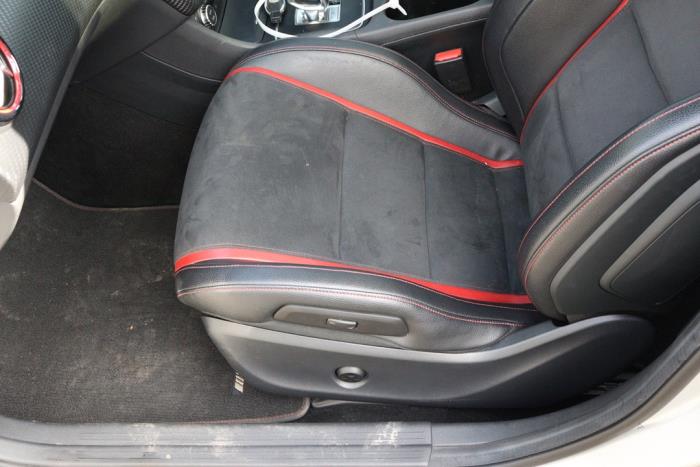 Mercedes A-Klasse AMG 2.0 A-45 AMG Turbo 16V 4-Matic Sloopvoertuig (2015, Metallic, Zilvergrijs, Grijs)