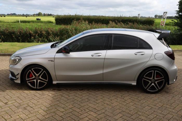Mercedes A-Klasse AMG 2.0 A-45 AMG Turbo 16V 4-Matic Sloopvoertuig (2015, Metallic, Zilvergrijs, Grijs)