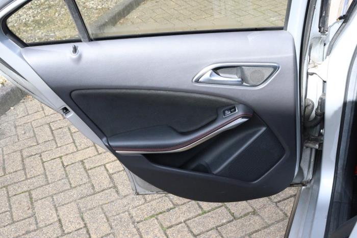 Mercedes A-Klasse AMG 2.0 A-45 AMG Turbo 16V 4-Matic Sloopvoertuig (2015, Metallic, Zilvergrijs, Grijs)