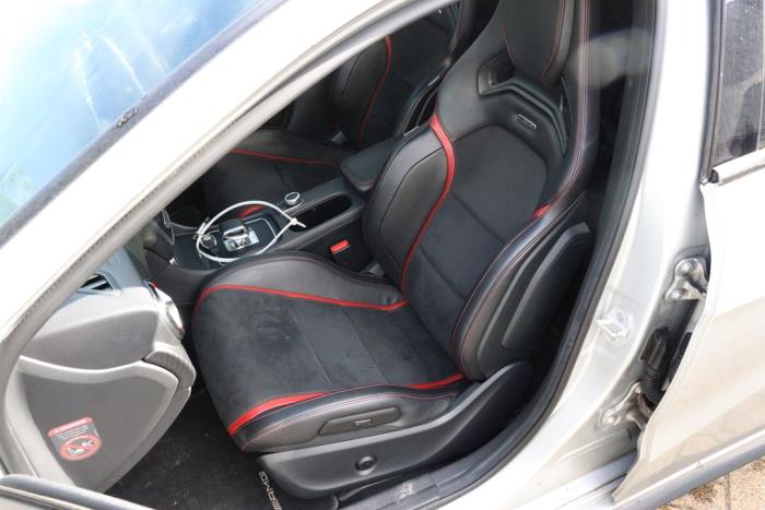 Mercedes A-Klasse AMG 2.0 A-45 AMG Turbo 16V 4-Matic Sloopvoertuig (2015, Metallic, Zilvergrijs, Grijs)