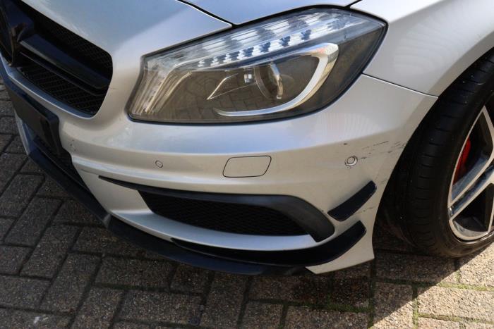 Mercedes A-Klasse AMG 2.0 A-45 AMG Turbo 16V 4-Matic Sloopvoertuig (2015, Metallic, Zilvergrijs, Grijs)