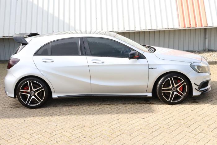 Mercedes A-Klasse AMG 2.0 A-45 AMG Turbo 16V 4-Matic Sloopvoertuig (2015, Metallic, Zilvergrijs, Grijs)