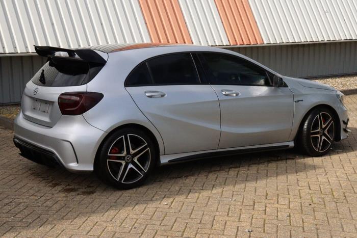 Mercedes A-Klasse AMG 2.0 A-45 AMG Turbo 16V 4-Matic Sloopvoertuig (2015, Metallic, Zilvergrijs, Grijs)