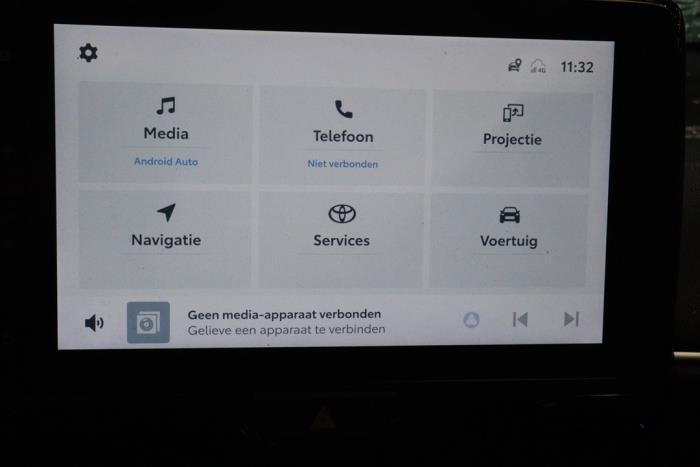 Toyota Yaris Cross 1.5 12V Hybrid 115 Sloopvoertuig (2022, Metallic, Zilvergrijs)