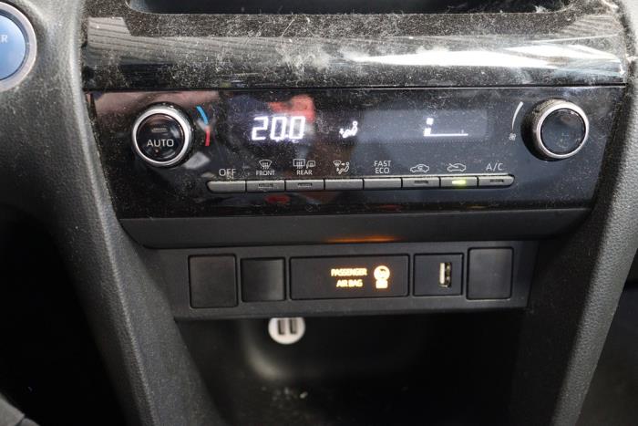 Toyota Yaris Cross 1.5 12V Hybrid 115 Sloopvoertuig (2022, Metallic, Zilvergrijs)