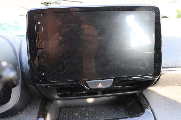 Toyota Yaris Cross 1.5 12V Hybrid 115 Sloopvoertuig (2022, Metallic, Zilvergrijs)