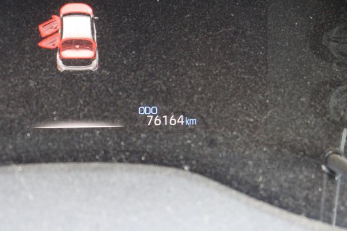 Toyota Yaris Cross 1.5 12V Hybrid 115 Sloopvoertuig (2022, Metallic, Zilvergrijs)