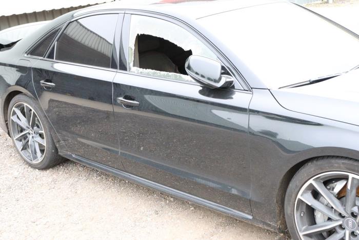 Audi S8 4.0 Plus V8 TFSI 32V Sloopvoertuig (2016, Zwart)