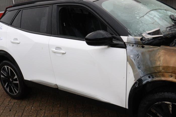 Peugeot 2008 1.2 VTi 12V PureTech 100 Sloopvoertuig (2020, Wit)