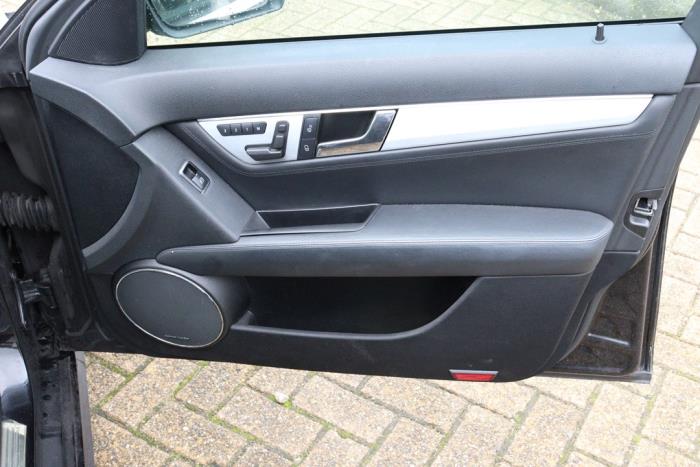 Mercedes C-Klasse AMG 6.2 C-63 AMG V8 32V Sloopvoertuig (2009, Metallic, Zwart)