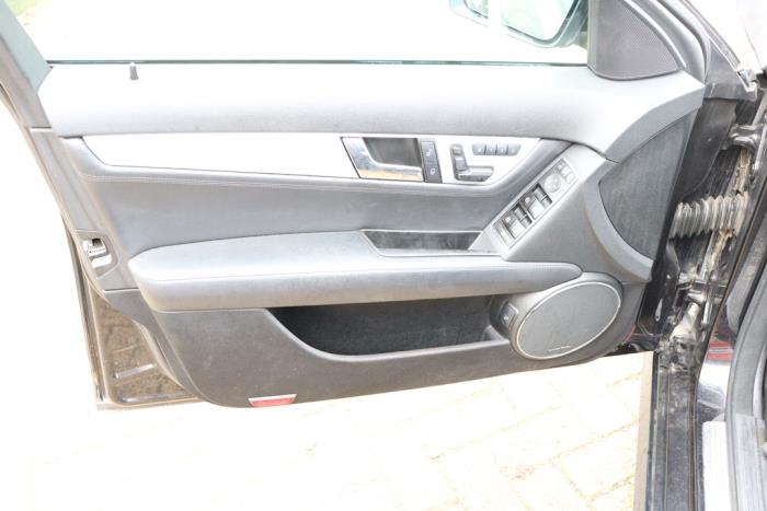 Mercedes C-Klasse AMG 6.2 C-63 AMG V8 32V Sloopvoertuig (2009, Metallic, Zwart)