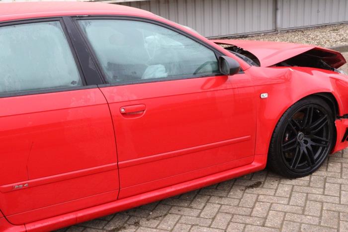 Audi RS 4 4.2 V8 40V Sloopvoertuig (2006, Rood)