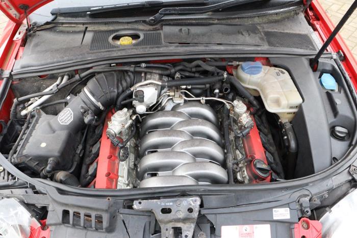 Audi RS 4 4.2 V8 40V Sloopvoertuig (2006, Rood)