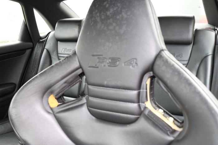 Audi RS 4 4.2 V8 40V Sloopvoertuig (2006, Rood)