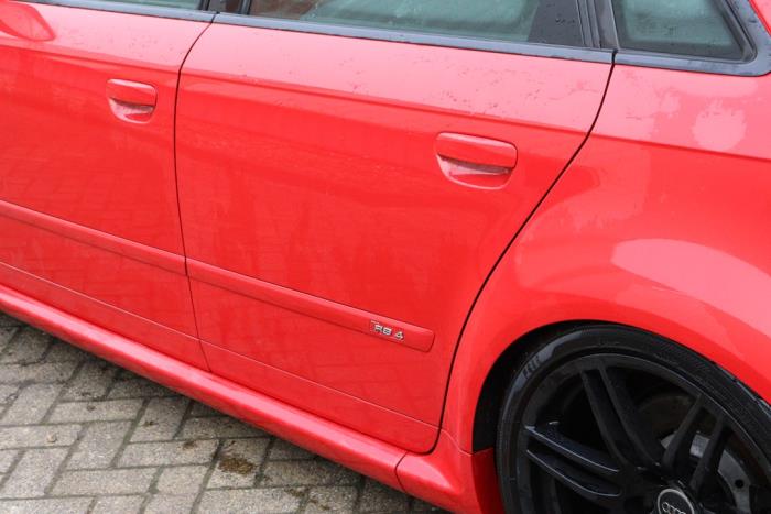 Audi RS 4 4.2 V8 40V Sloopvoertuig (2006, Rood)