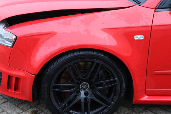 Audi RS 4 4.2 V8 40V Sloopvoertuig (2006, Rood)