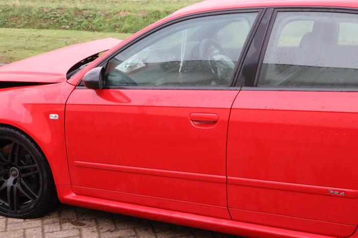 Audi RS 4 4.2 V8 40V Sloopvoertuig (2006, Rood)
