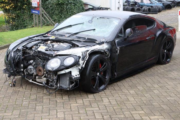 Bentley Continental GT 4.0 V8 S 32V Sloopvoertuig (2015, Metallic, Zwart)