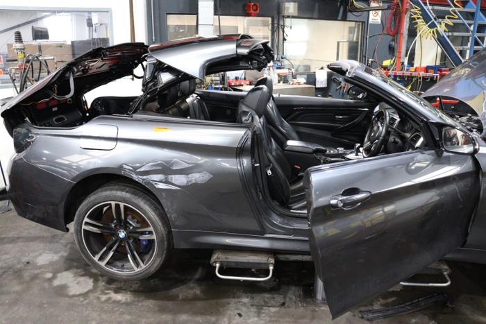 BMW M4 3.0 24V TwinPower Turbo Sloopvoertuig (2016, Metallic, Zilvergrijs)