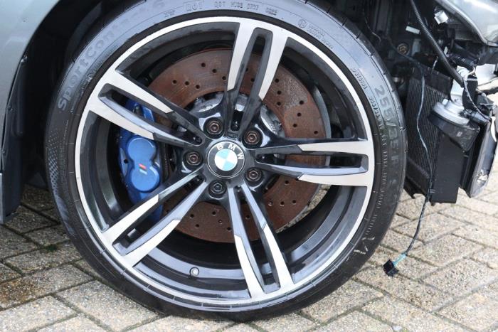 BMW M4 3.0 24V TwinPower Turbo Sloopvoertuig (2016, Metallic, Zilvergrijs)